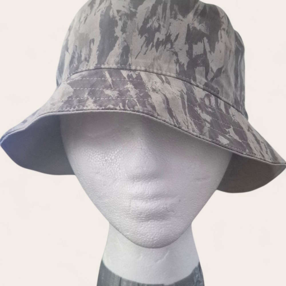 Lululemon Athletica Cream Bucket Hat